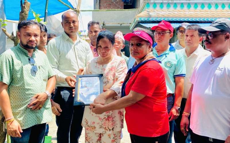 स्वर्गीय लिम्बुको परिवारलाई आर्थिक सहयोग