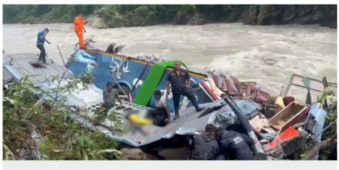 तनहुँको मर्स्याङ्दी नदीमा बस खस्दा मृत्यु हुनेको संख्या २७ पुग्यो