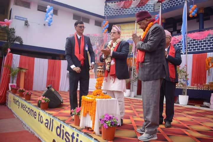 न्यूटन्स एजुकेशनद्वारा बार्षिक उत्सव तथा अभिभावक दिवसमा विभिन्न व्यक्तिहरूलाई सम्मान